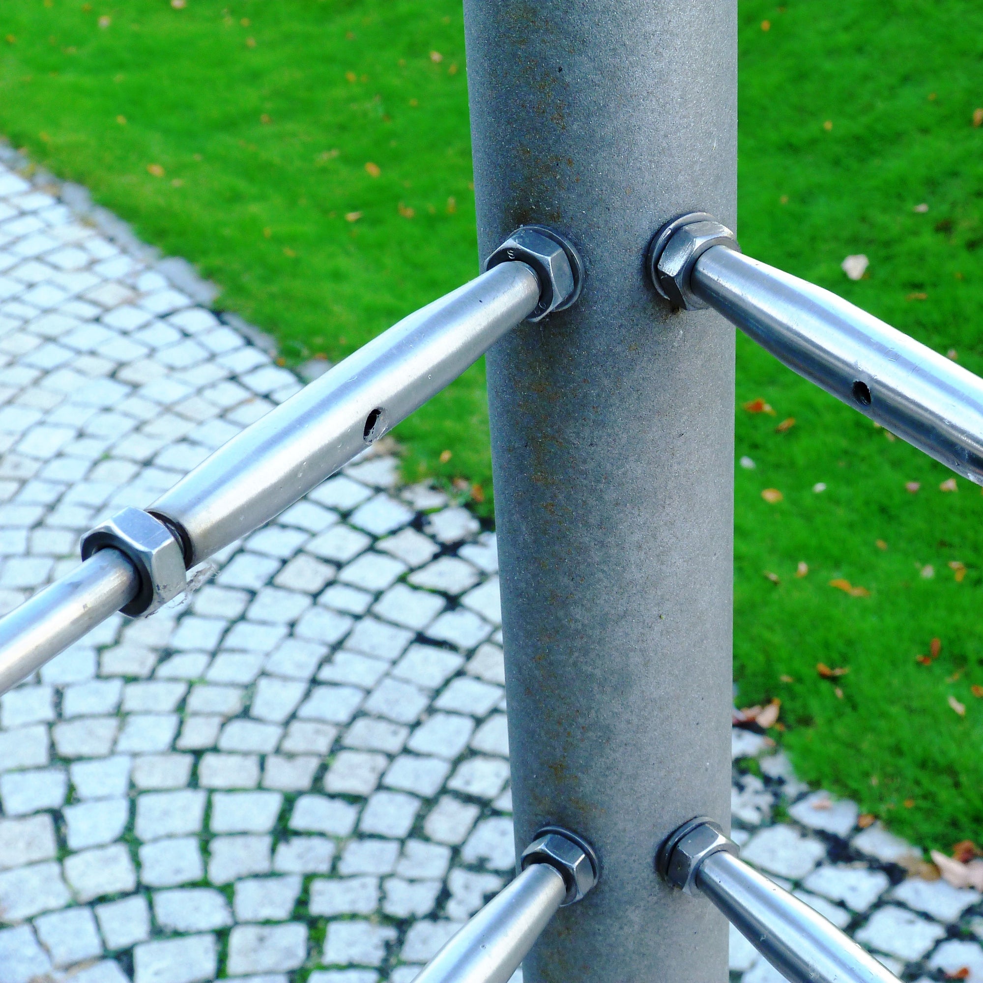 Stainless steel turnbuckle on steel post
